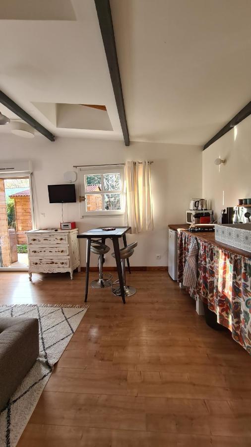 Charmant Logement Avec Parking Apartman Orvault Kültér fotó